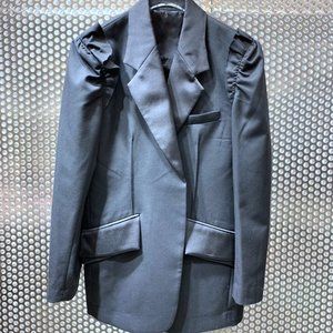 Fashionable casual coat